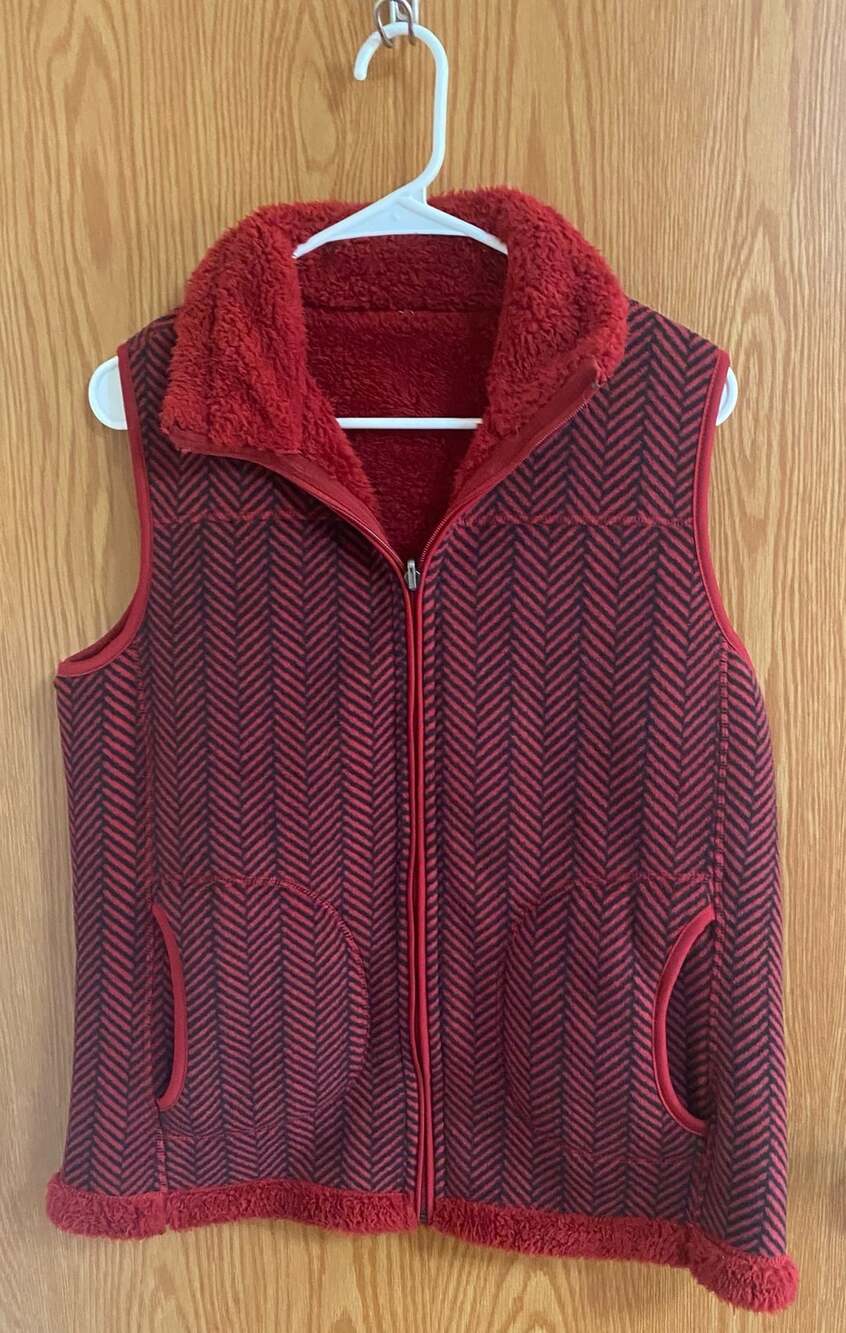 Mountain Lake Fleece Vest Size M Red Black Herringbone Zip Up